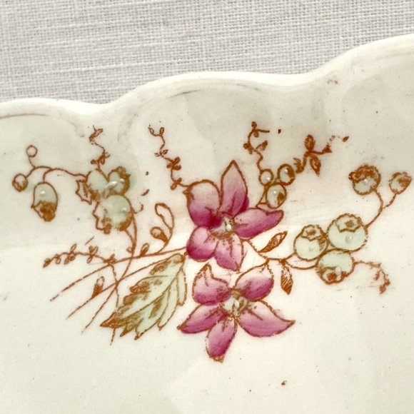 Vintage Warwick Floral Dessert/snack tray, scalloped gold-trimmed edge, 11"x 6" - Picture 2 of 9